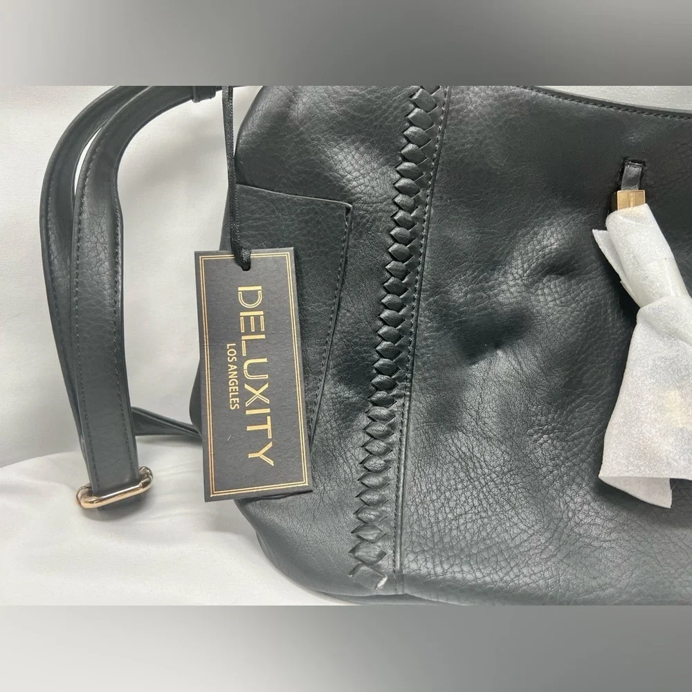 *DELUXITY LOS ANGELES* VEGAN LEATHER SOFT BLACK PURSE NWT (BP1)